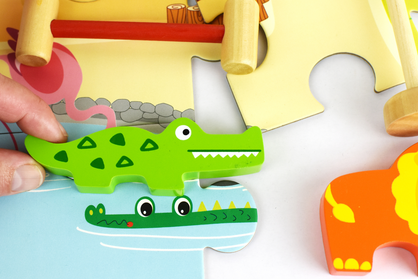 ZOO PLAYSET IN TIN CASE