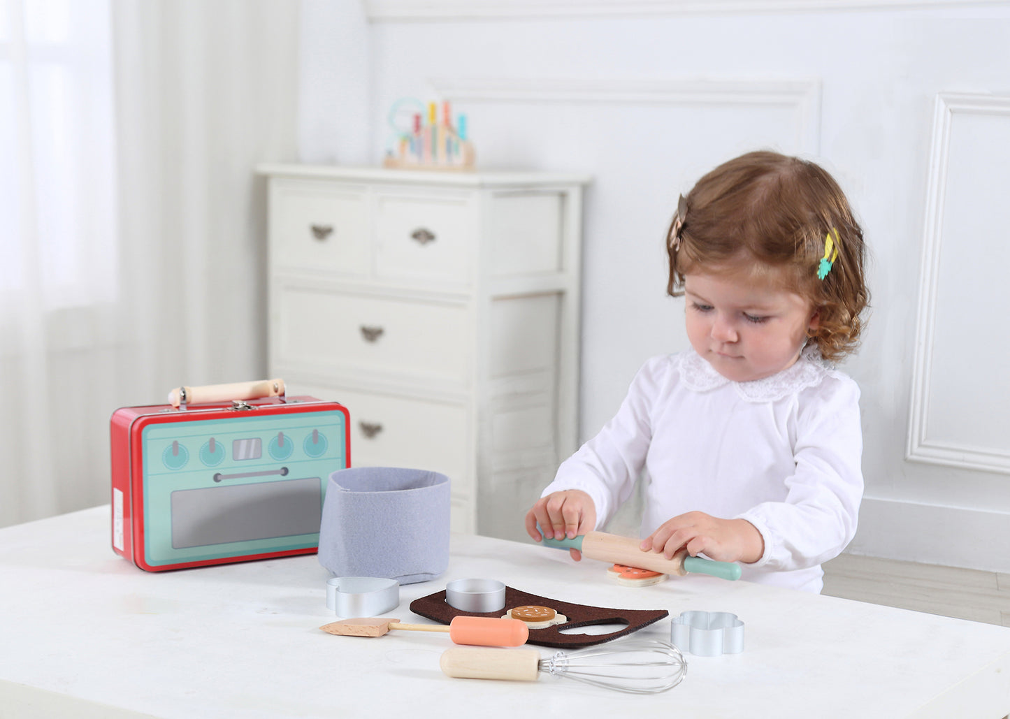 COOKIE BAKING PLAYSET IN TIN CASE